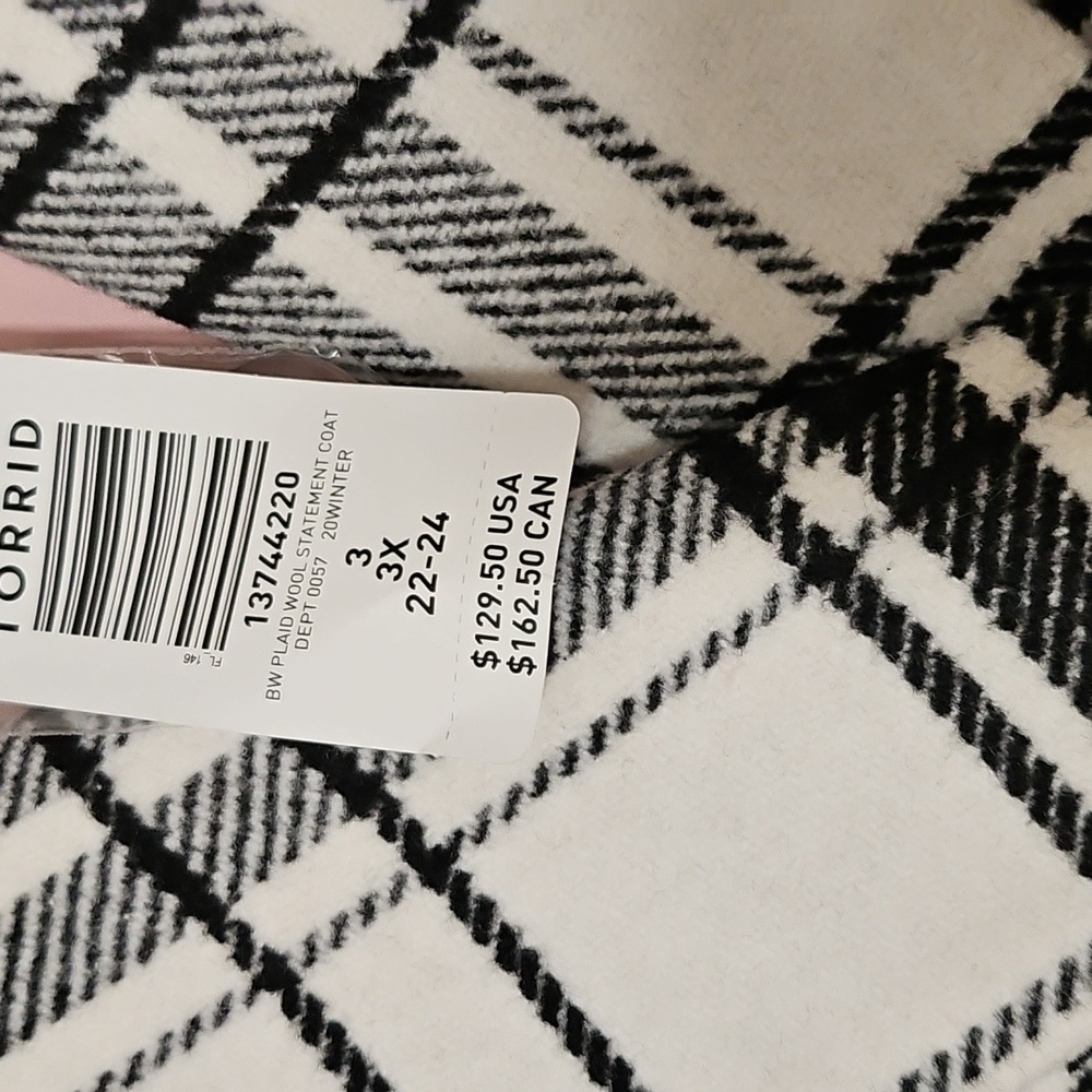 Black and White Plaid Women's Coat - Picture 5 of 8